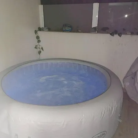 Luxury With Jacuzzi In The Heart Of Lanza *