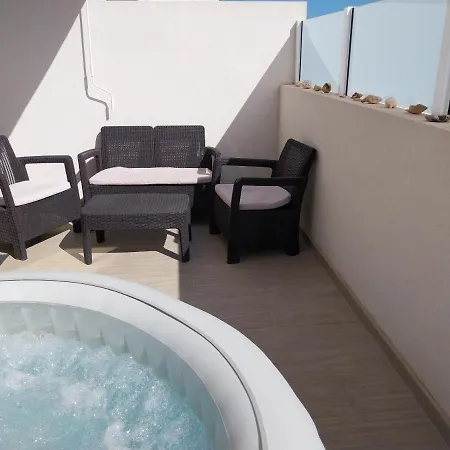 Luxury With Jacuzzi In The Heart Of Lanza *